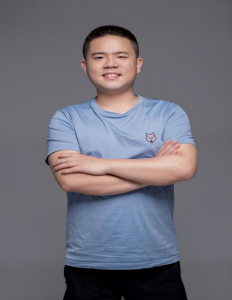 高中部教务处副主任  张 强