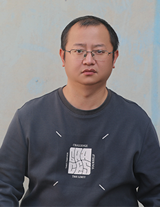 高中数学老师 黄永富(图1)